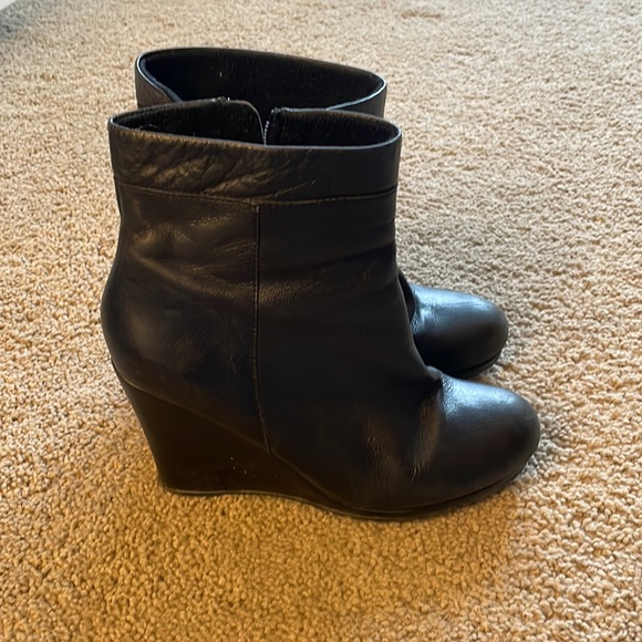 ALDO booties - Picture 1 of 1